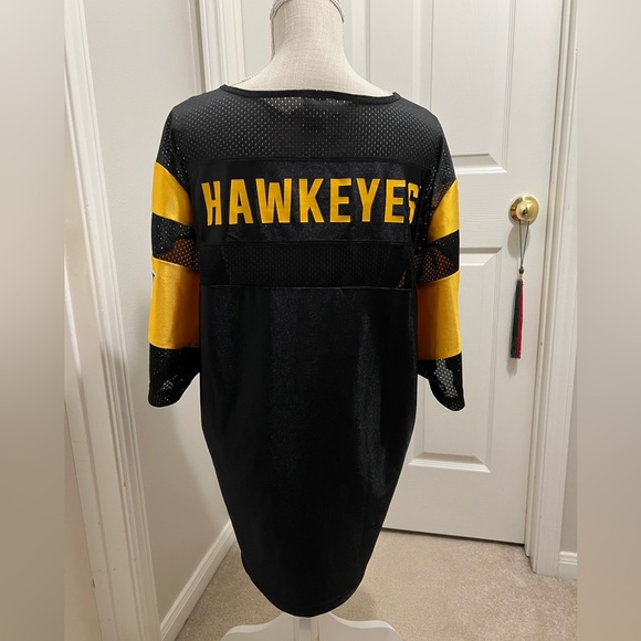PINK Iowa Hawkeyes Jersey - Picture 6 of 7
